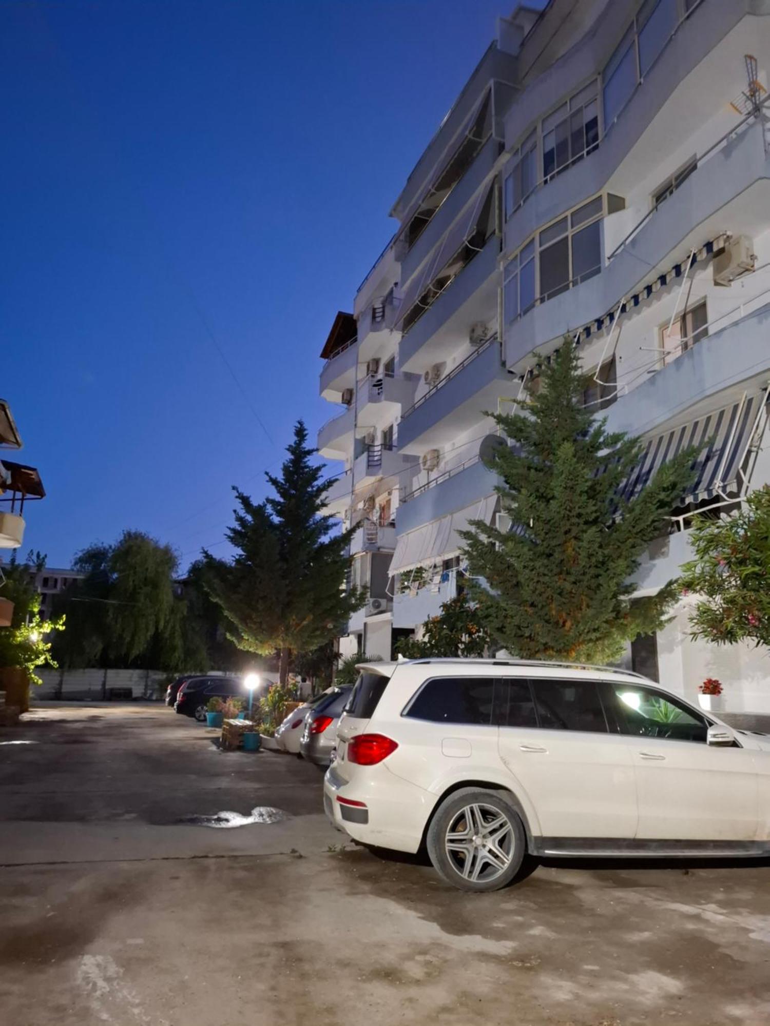 Flora's Golem (Tirana)